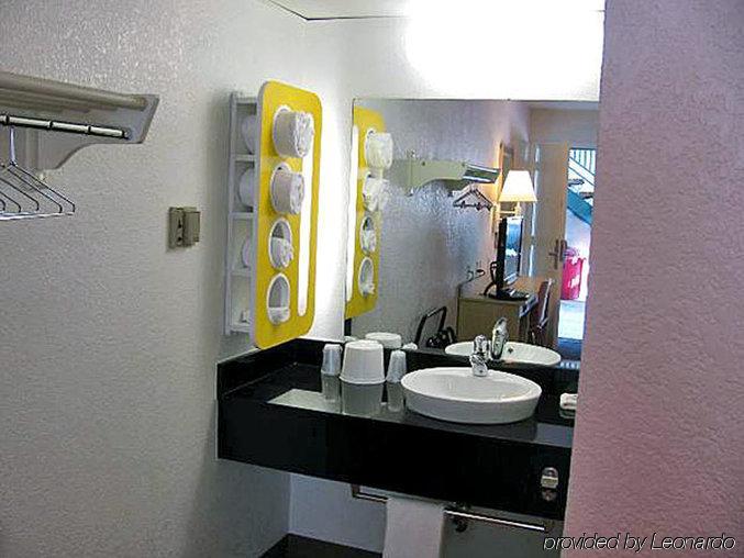 Hotel 6-rapid City, Sd 2*